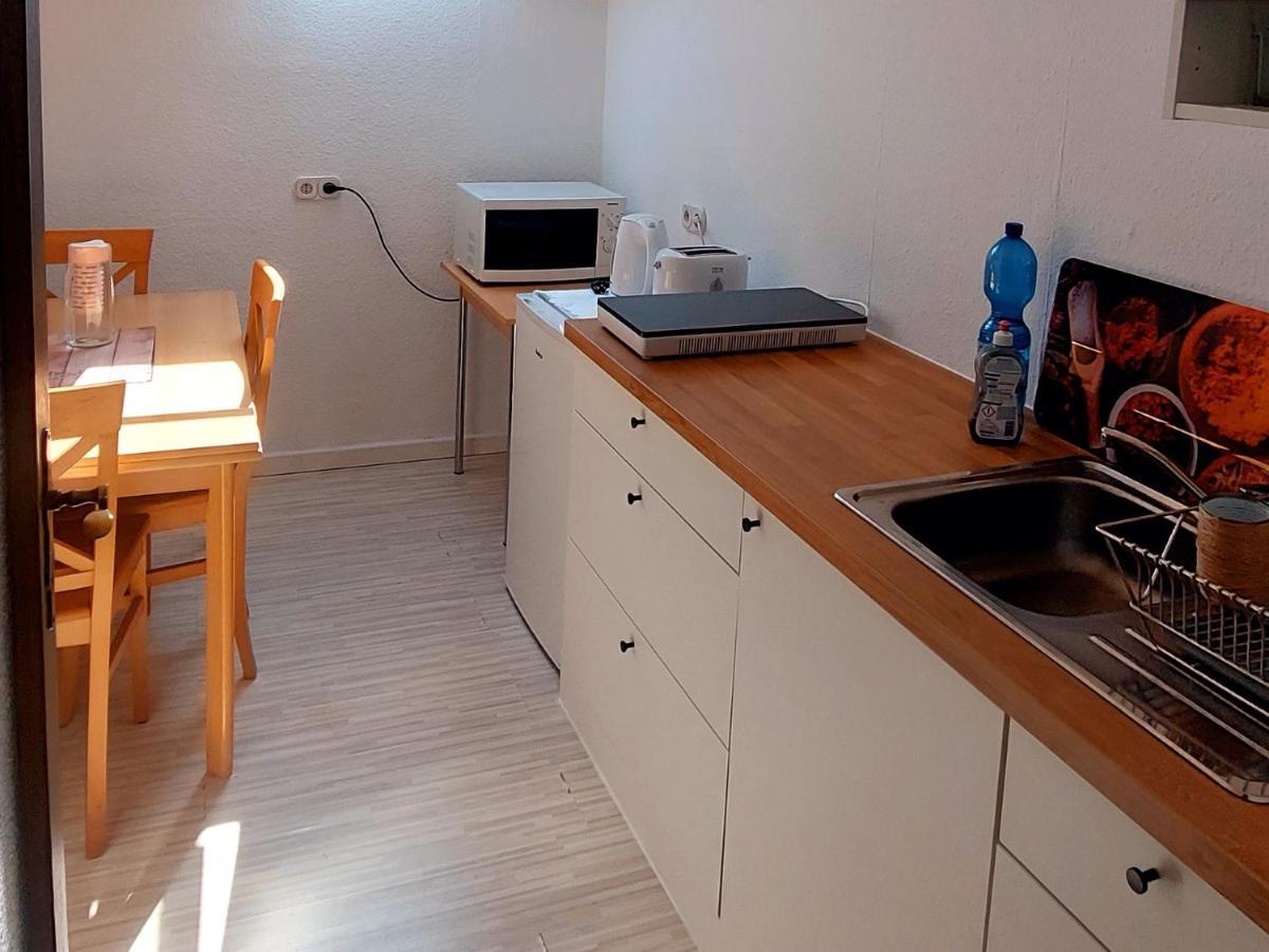 Private Studio Apartment With Balcony In Dortmund-Brackel Экстерьер фото